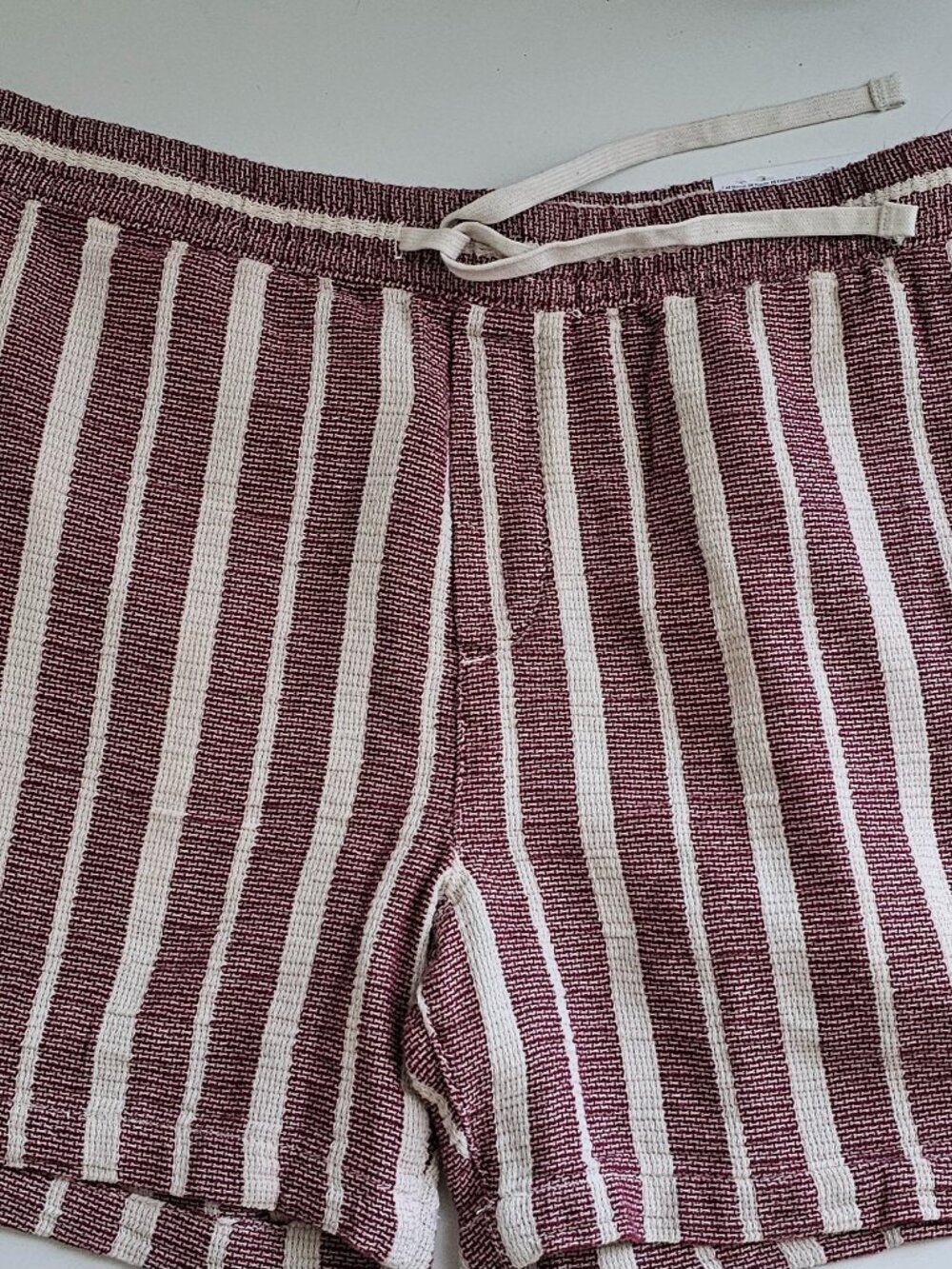 H&M Men's Striped Cream Red Regular Fit Shorts Size US L NWT